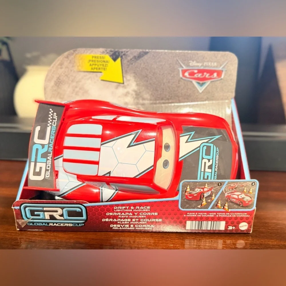 Disney Pixar Cars Global Racers Cup Drift & Race Lightning McQueen Car